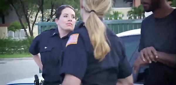  Lesbian police officers turning the situation into arousing one